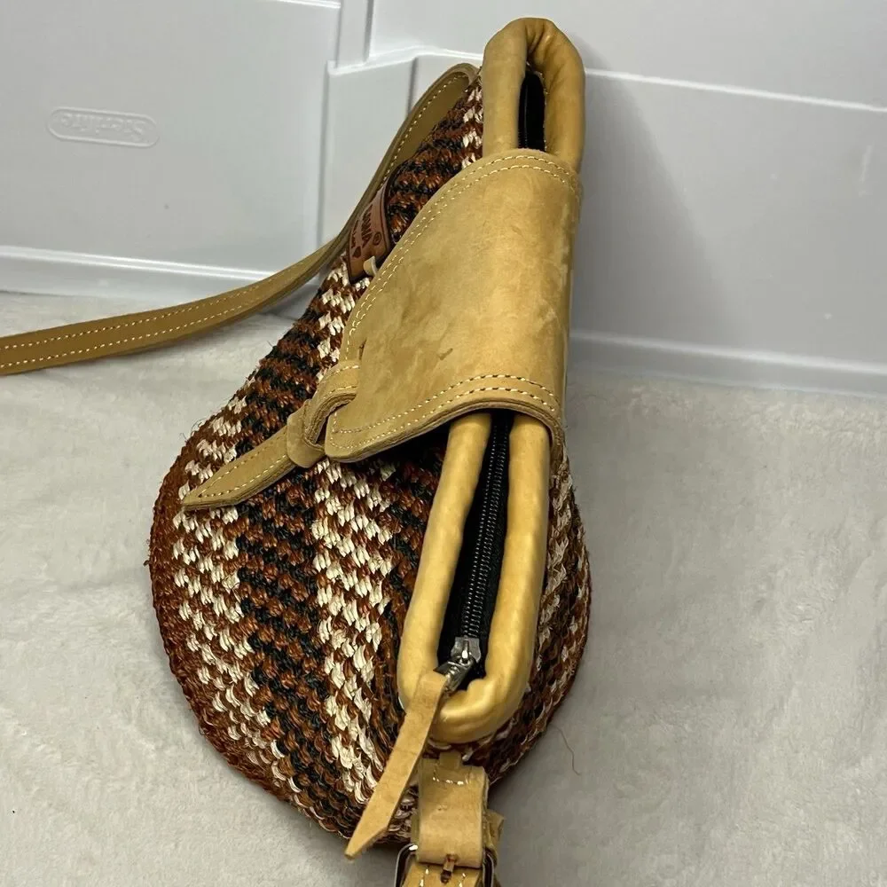 SAWA SAWA Waves on Earth Handmade Striped Sisal Tote Crossbody Purse Strap - Picture 11 of 13